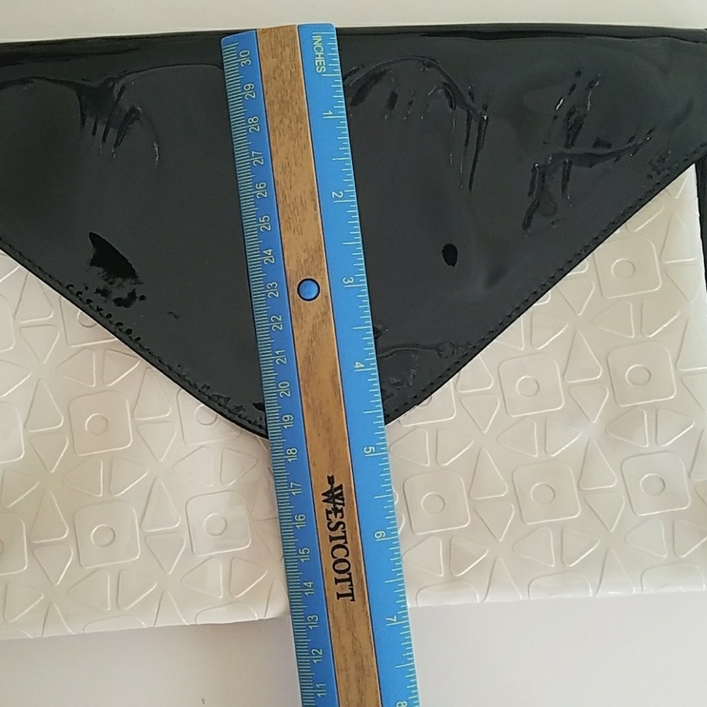 EL Evening Bag NWOT - Picture 7 of 9