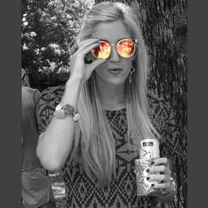 Meet your Posher, Whitney