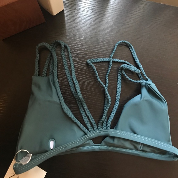 Swimsuit top - Picture 2 of 4