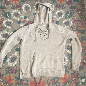 Beige sweatshirt