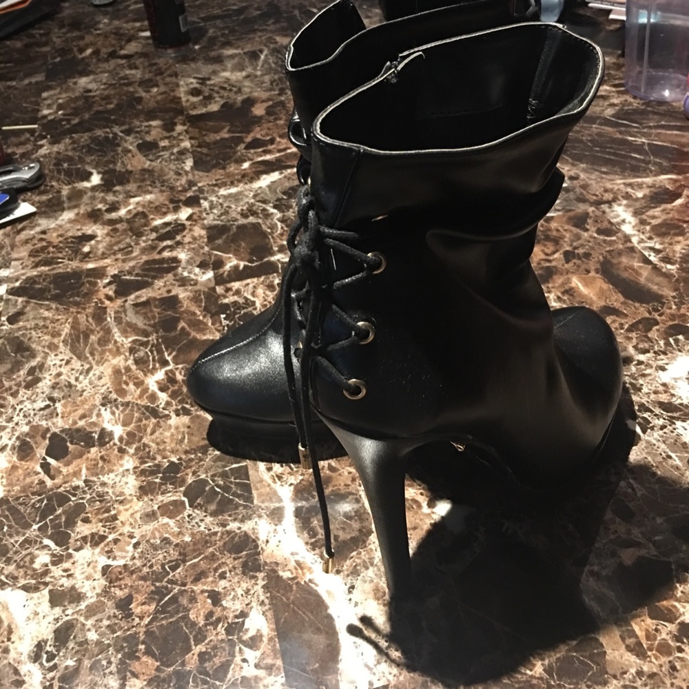 Thaila heels 6.5 woman size