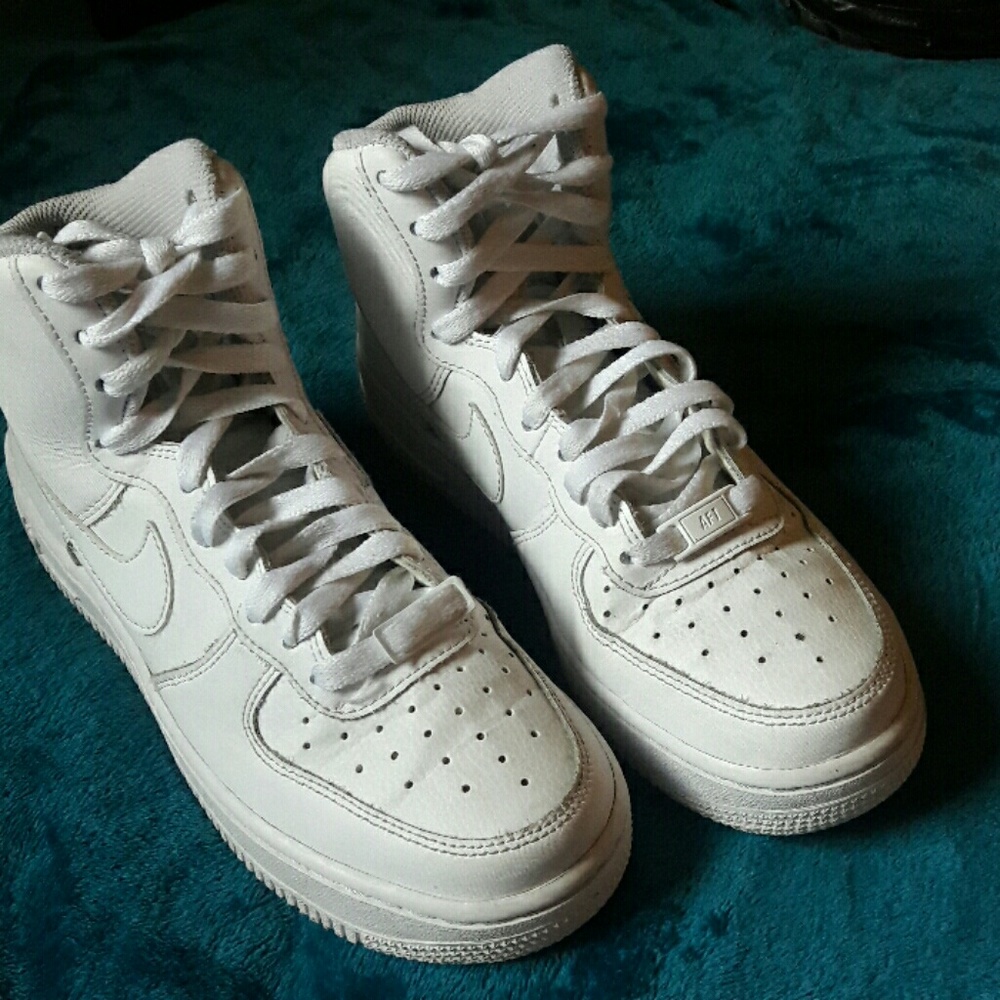 Air force one's kids size 4y