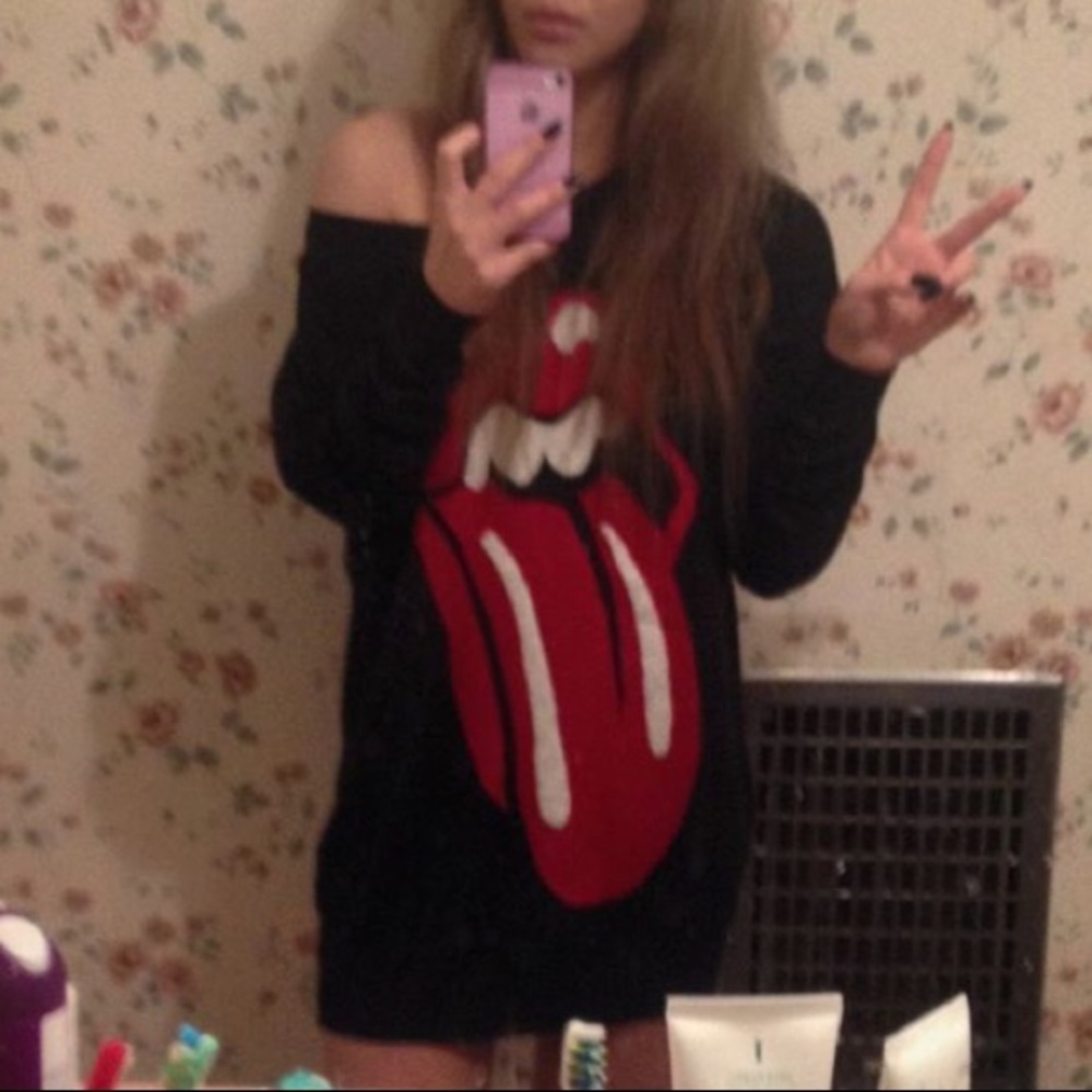 ❌SOLD❌ Black Red White Graphic Sweater Dress OS