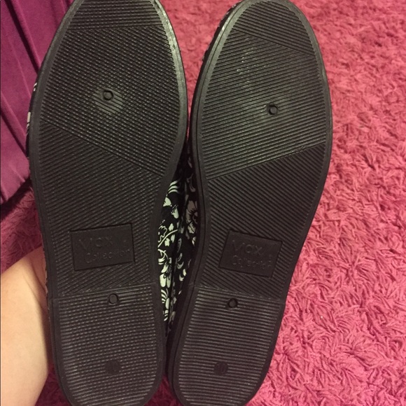 Like new flower flats - Picture 2 of 3