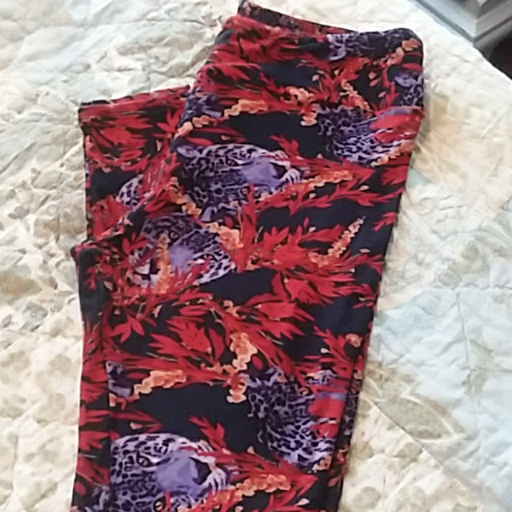 Lularoe TC purple leopard leggings