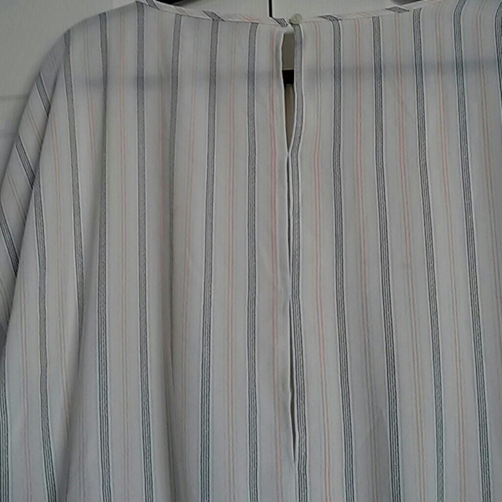 Flutter top - Picture 2 of 3