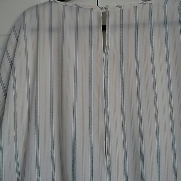 Flutter top - Picture 2 of 3