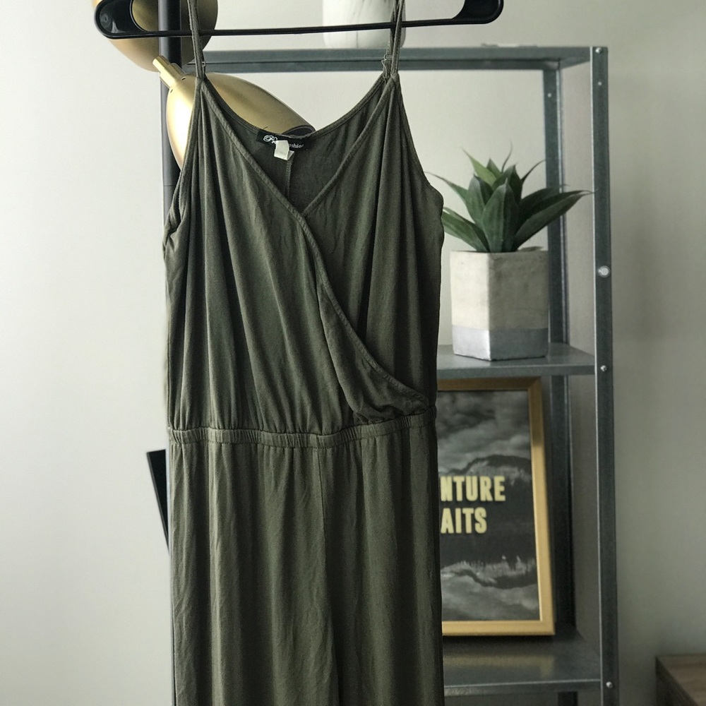 Jumpsuit olive green