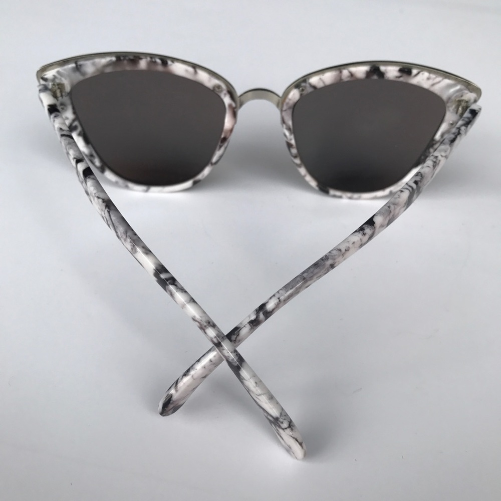 {Express} sunglasses - Picture 2 of 6