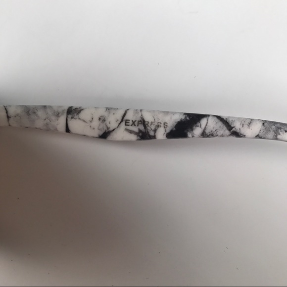 {Express} sunglasses - Picture 4 of 6