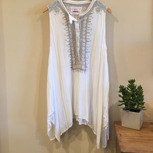 Johnny Was BIYA "Saverio" sleeveless blouse