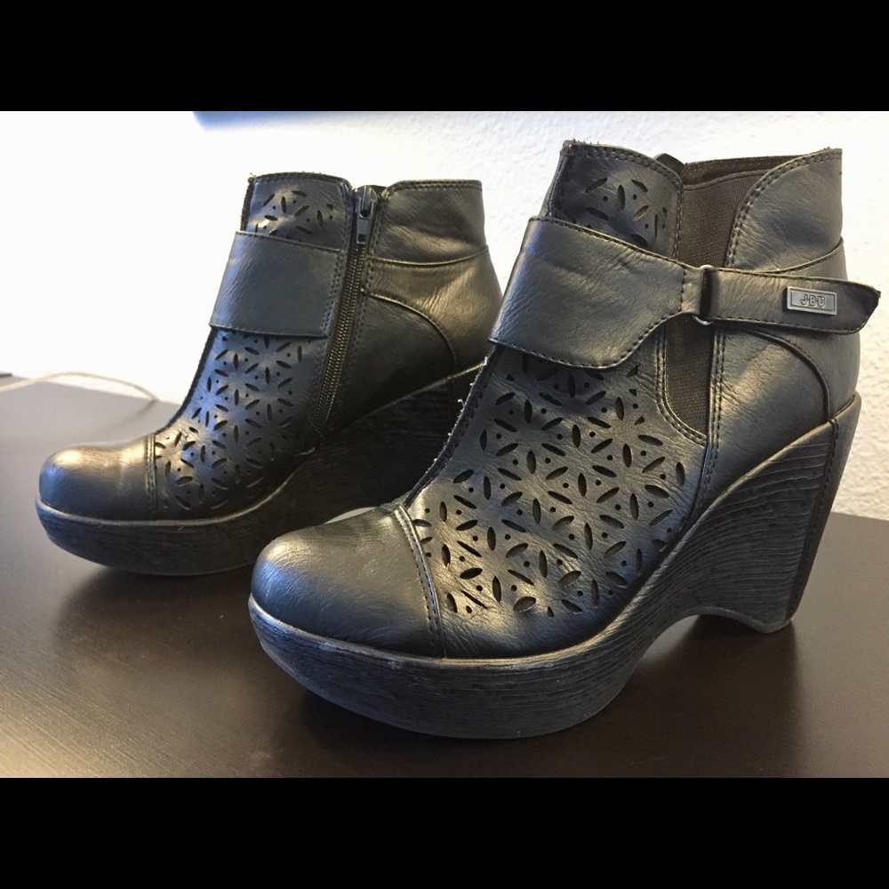 JBU ankle boots in black