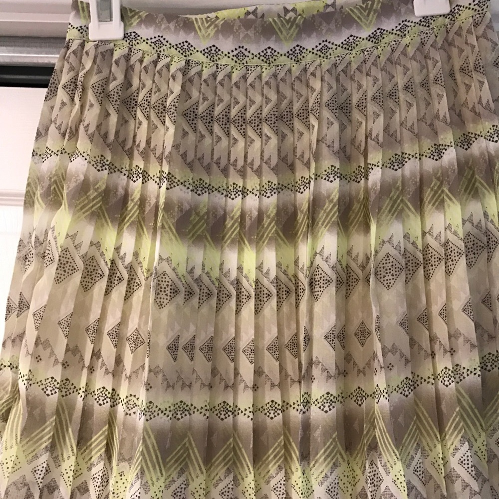 American eagle size 4 skirt fully lined