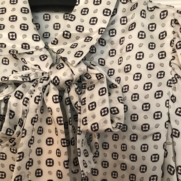 *host pick* FRAME Scarf Voluminous Paisley Blouse - Picture 6 of 6