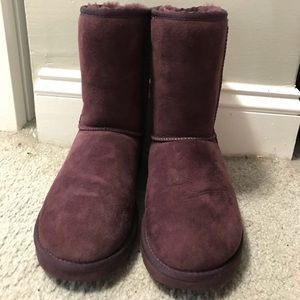 Women’s purple / maroon Uggs Classic Short