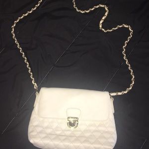 Dressy white cross body bag with gold strap!😍✨