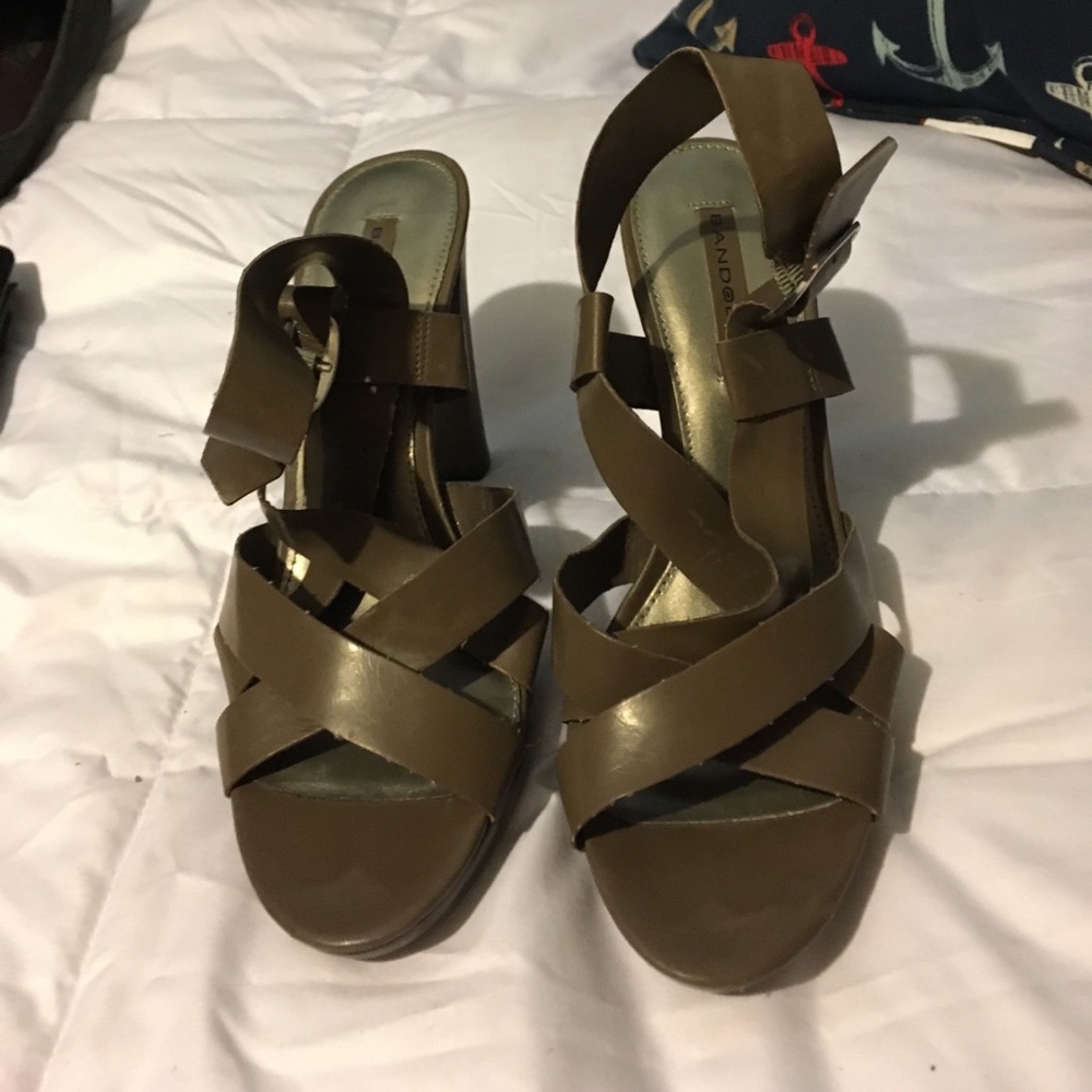 Sexy strappy Bandolino heels