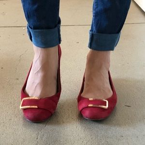 Coach flats with gold logo super comfy!