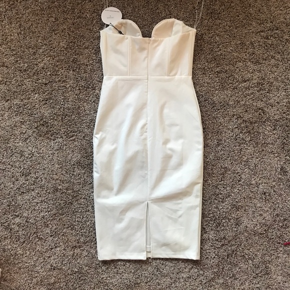 White V-Neck Wire Cut Dress - Med - Picture 3 of 4