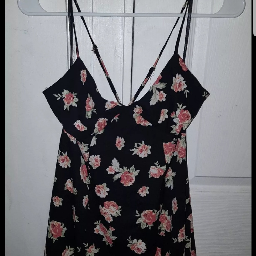 2/$10 Mix & Match L Floral F21 Sleeveless Top