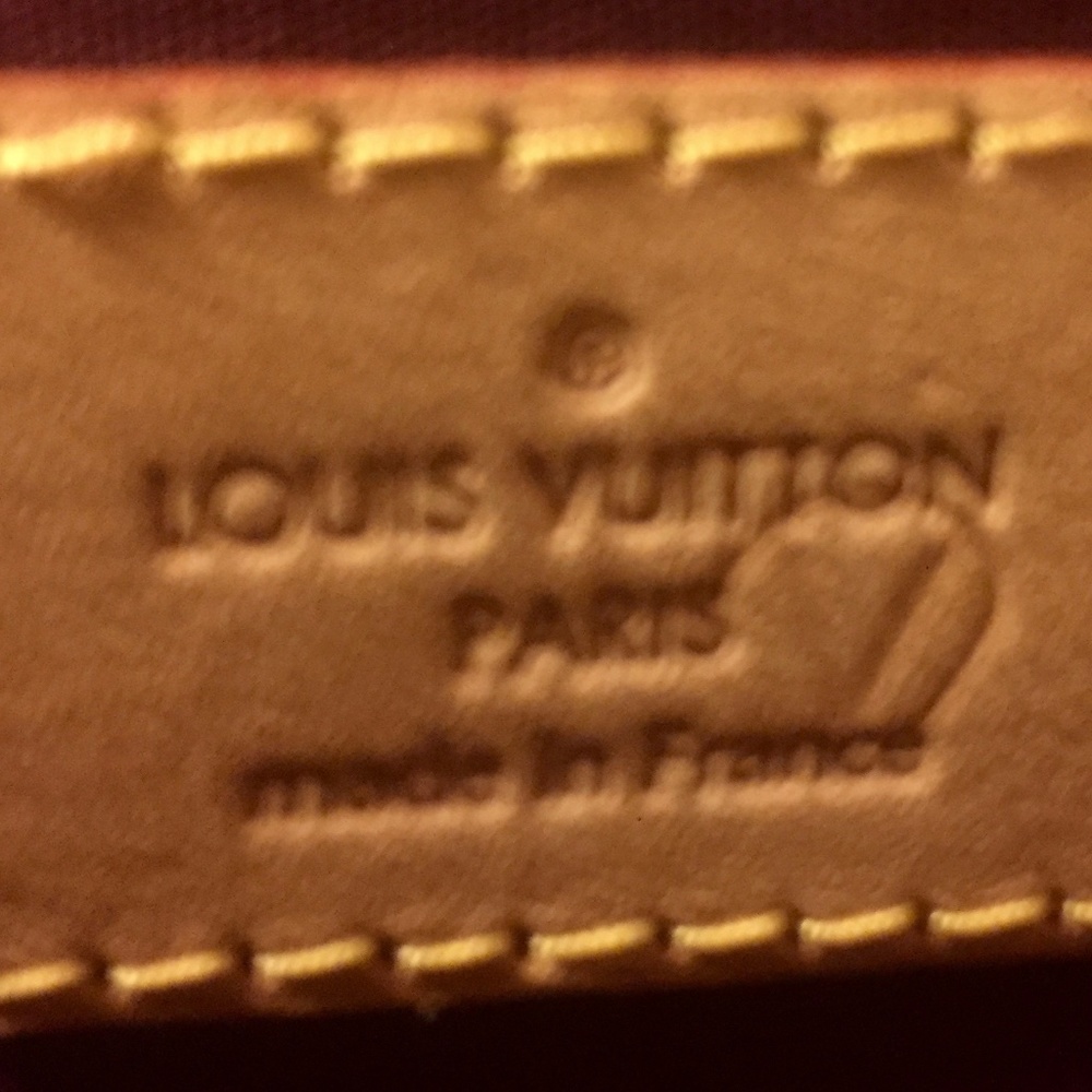 SOLD-48H FLASH SALE- LV GIFT W/ ORDERS OVER $1000 - Picture 3 of 8