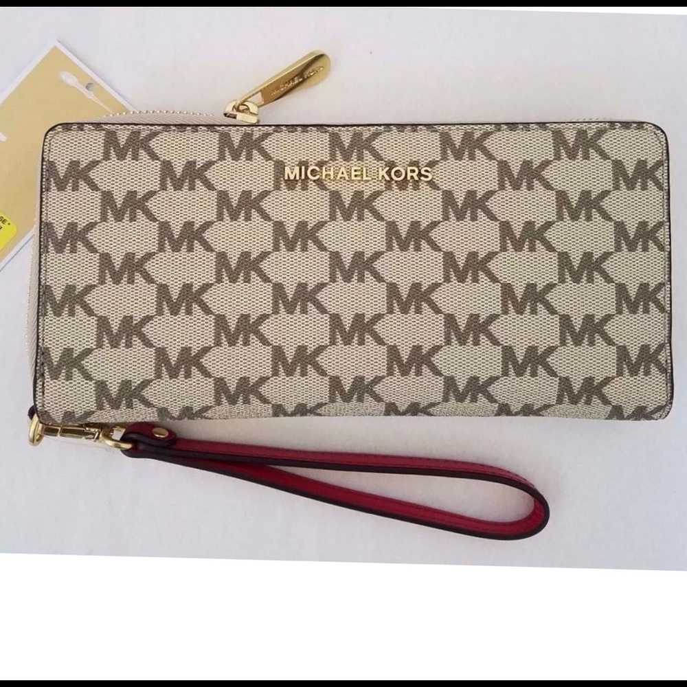 Michael Michael kors wallet.