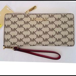 Michael Michael kors wallet. Michael Michael kors wallet.