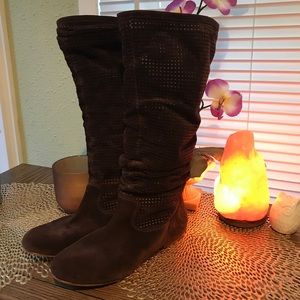 Ugg Australia "Abilene" perferated suede boot. Ugg Australia "Abilene" perferated suede boot.