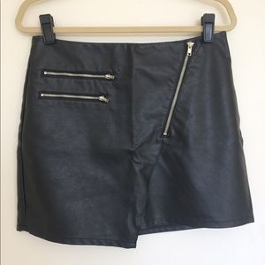 H&M Black Faux Leather Mini Skirt w/ Zip Detail