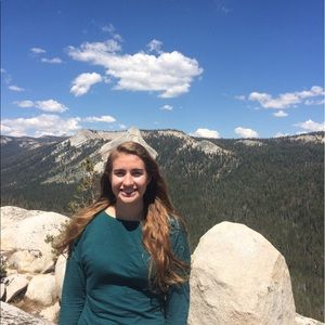 Meet your Posher, Laura