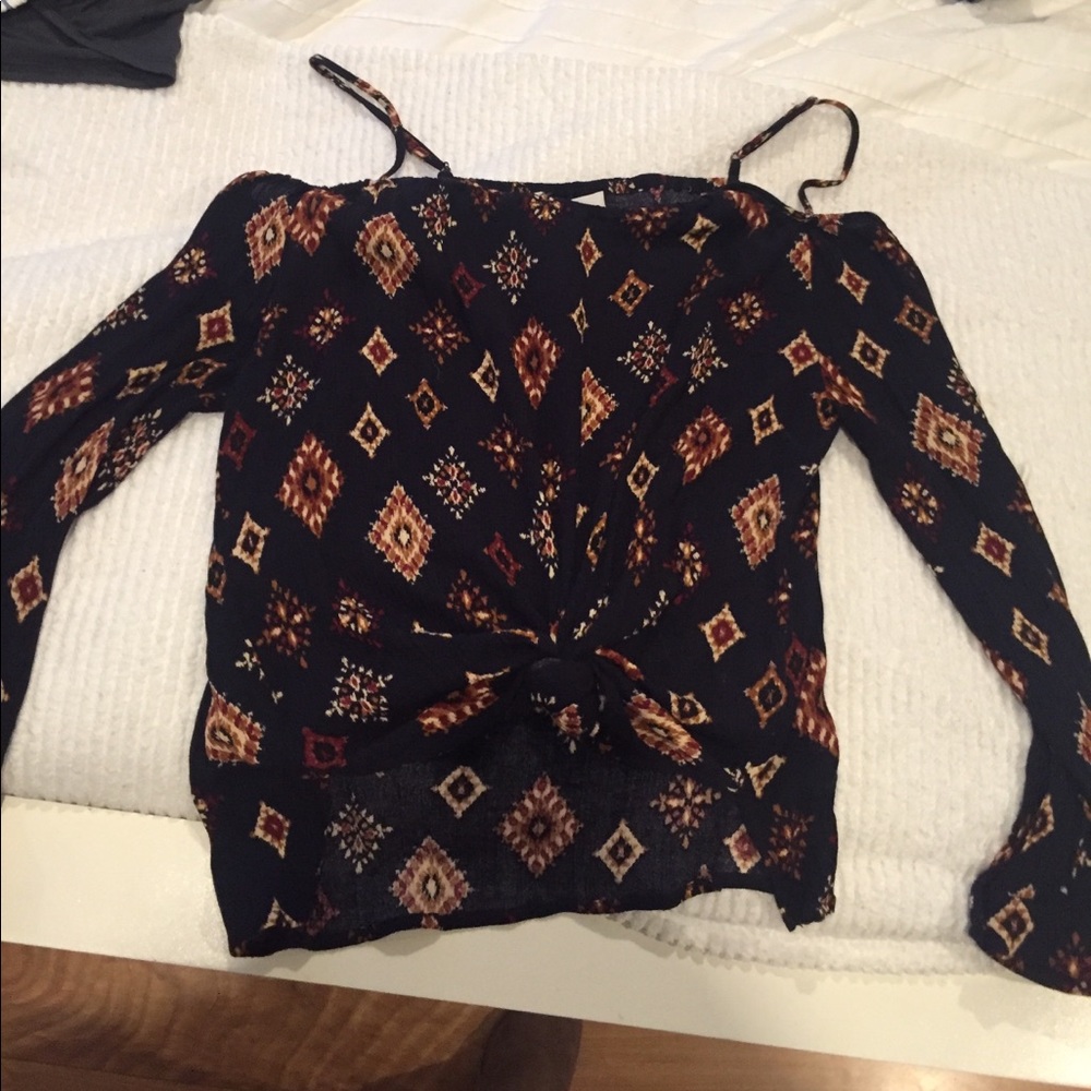 Off shoulder tribal long sleeve blouse!