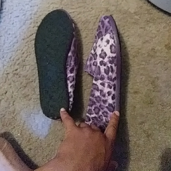 Shoes - Picture 2 of 4