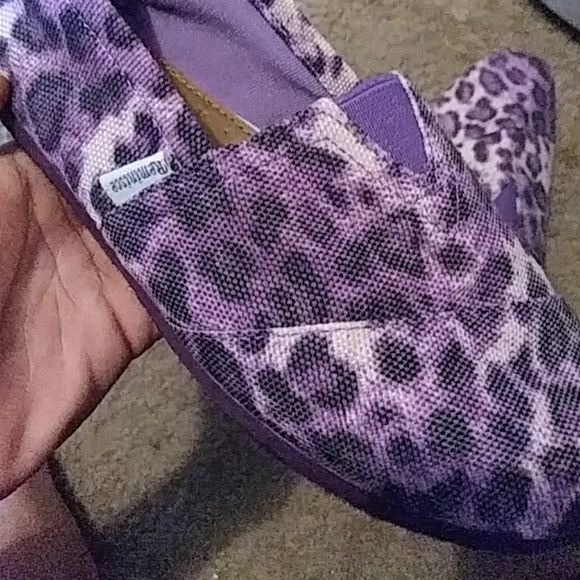 Shoes - Picture 3 of 4