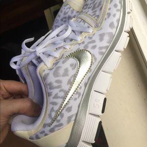 Leopard NIKE Free 5.0.