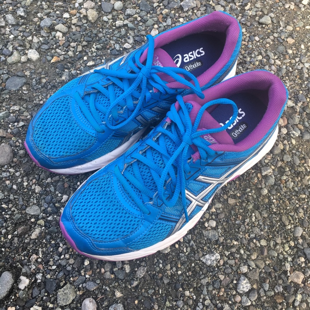 Like NEW Asics