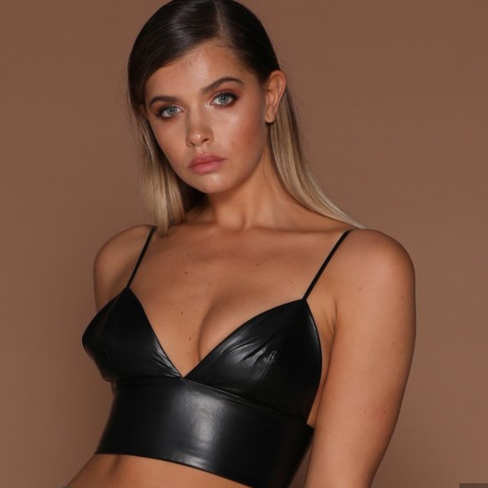 NWT MESHKIBOUTIQUE CROP