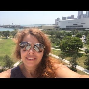 Meet your Posher, Paula