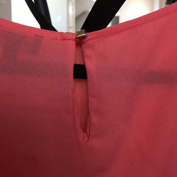 Darling Coral Blouse - Picture 2 of 3