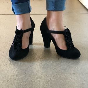 Steve Madden black suede heels