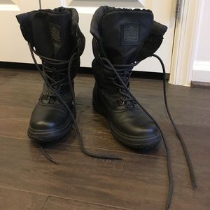 SALE! Coach Lace-up snow boots SZ 6