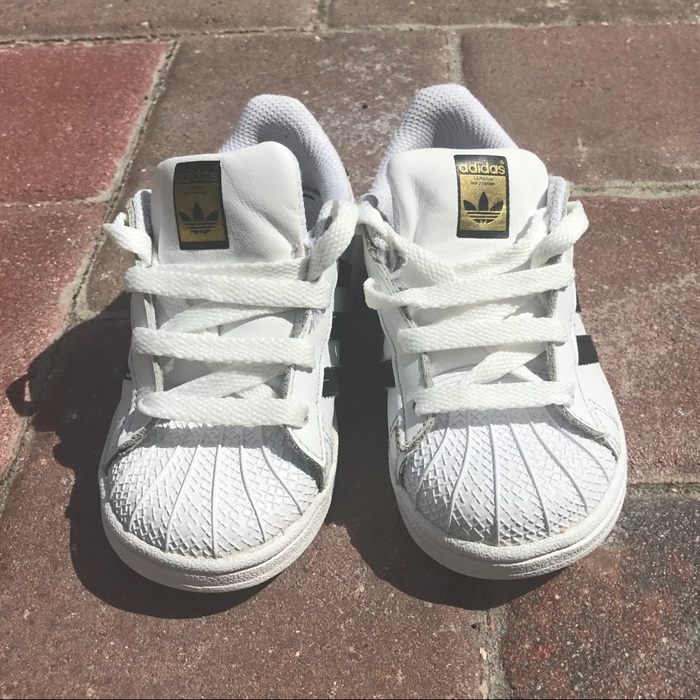 Adidas Superstar Sneakers