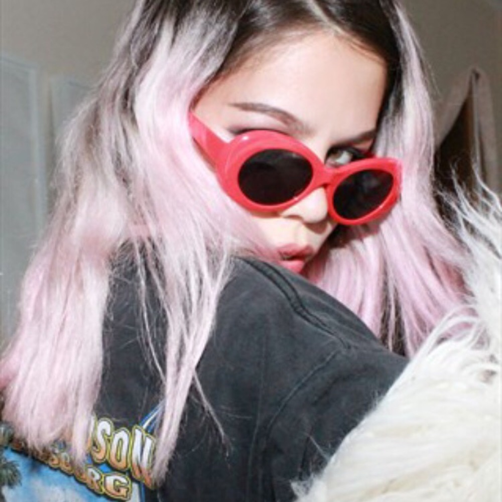 Red Retro Oval Sunnies