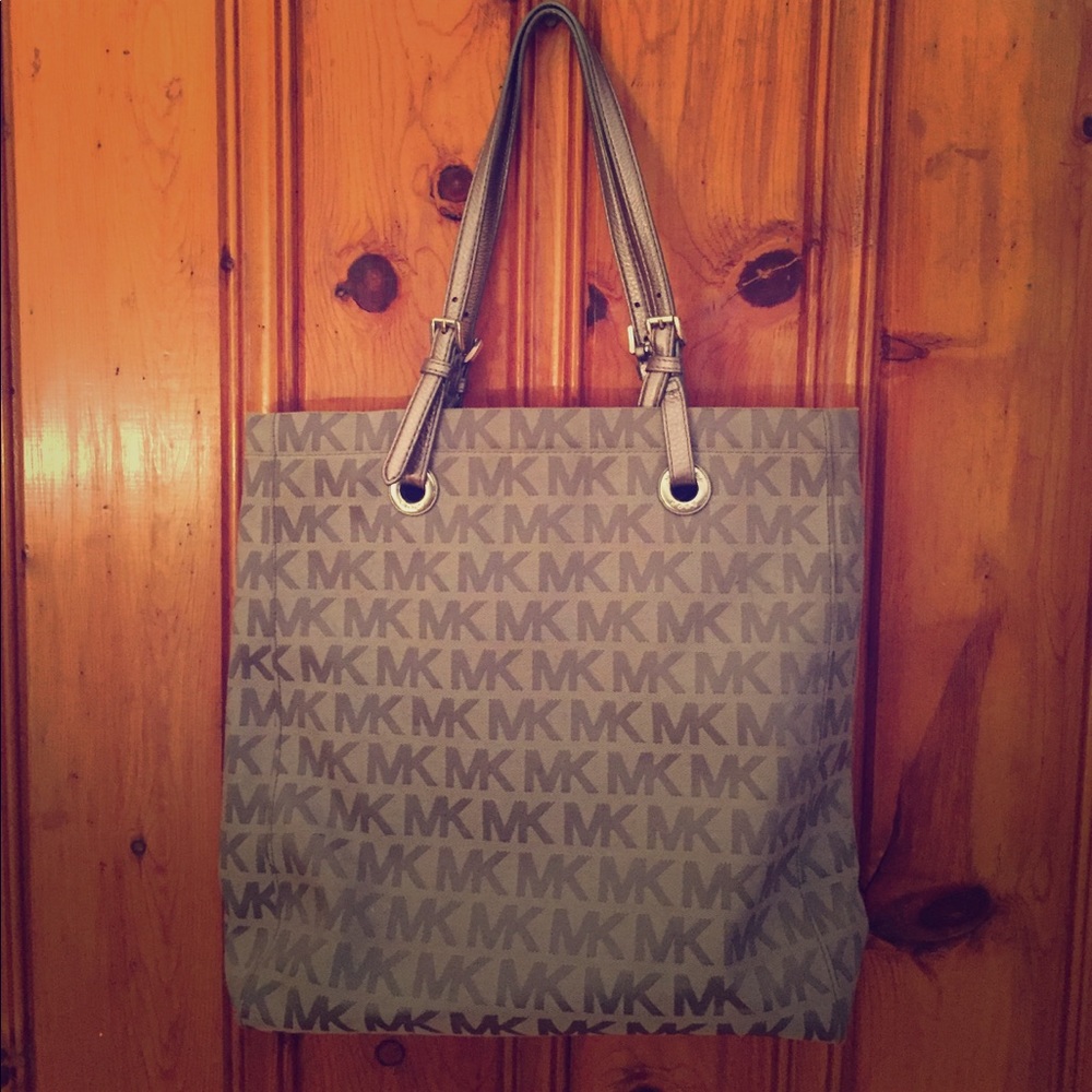Micheal Kors tote bag