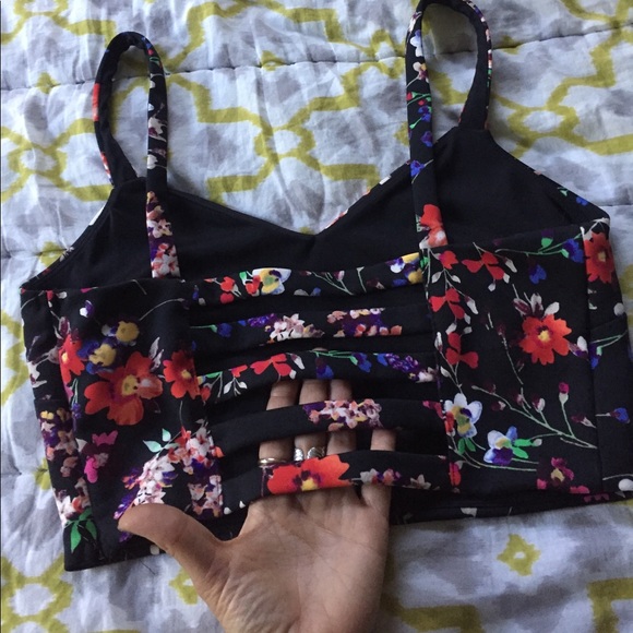 Crop top by Express - Picture 3 of 6