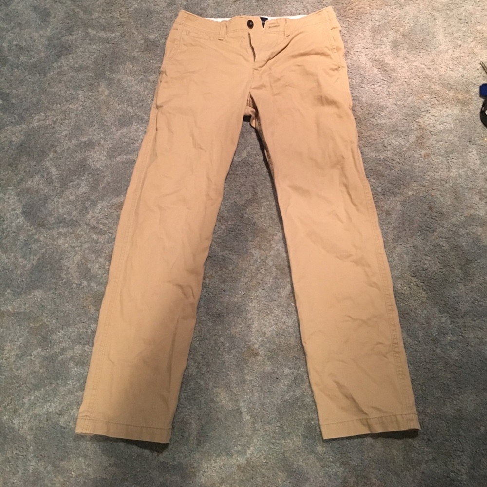 American Eagle Size 30/32, Relaxed Straight khakis