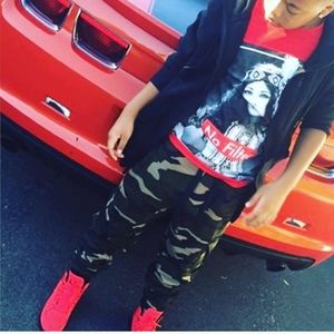 Meet your Posher, Lavelle