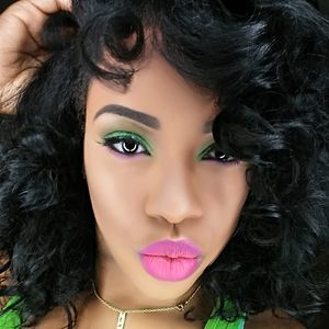 Meet your Posher, Alexia