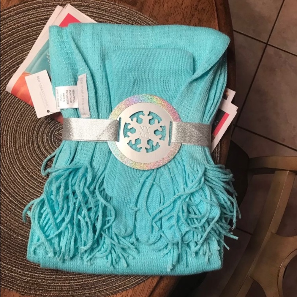 Scarf and glove set