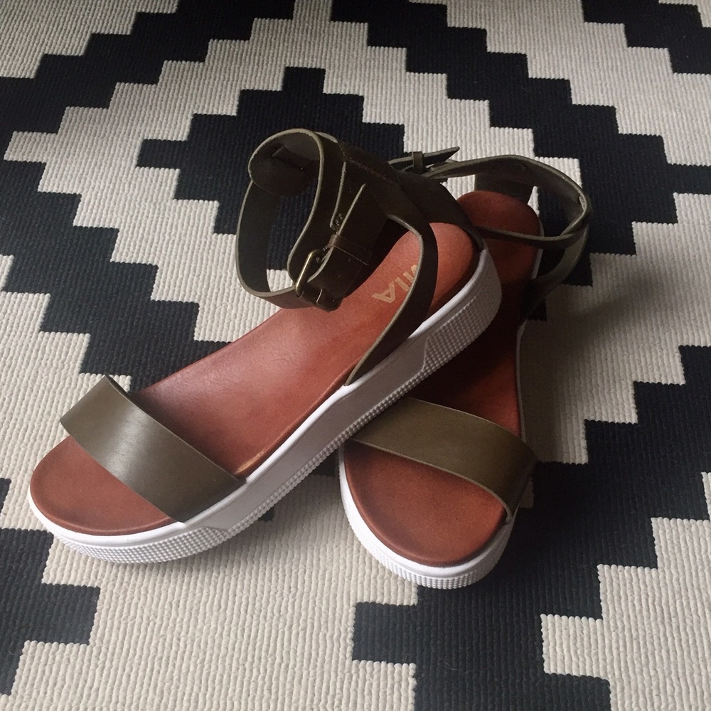 MIA Ellen Olive Sandals