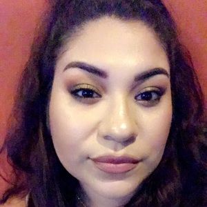 Meet your Posher, Apollonia